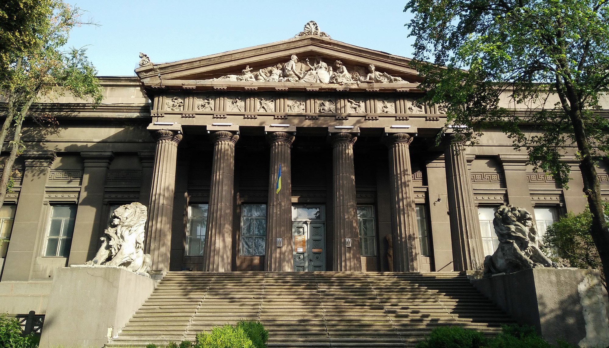 Національний художній музей 10 Національний художній музей