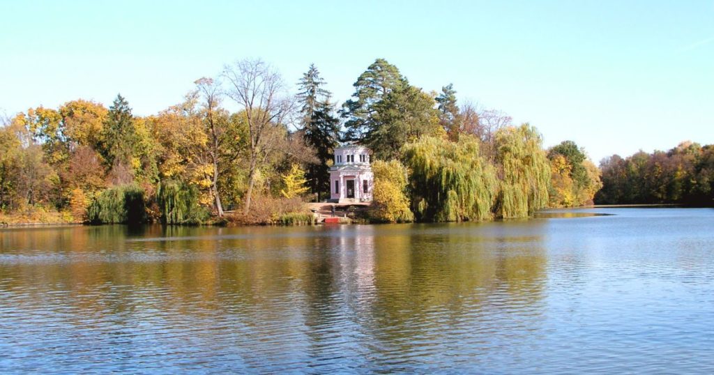 Парк Софіївка: острів кохання