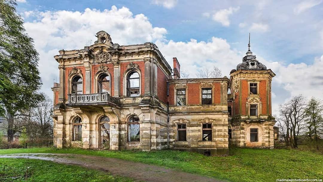 тартаків палац