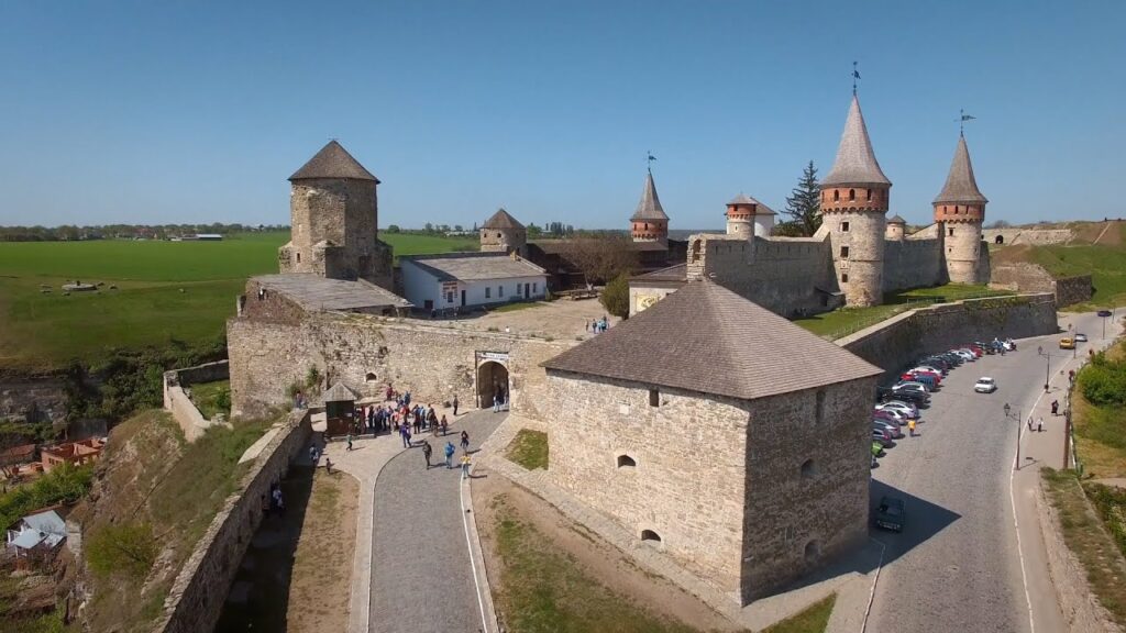 Кам'янець-Подільська фортеця: віртуальна подорож 6 Рекомендовані місця поруч