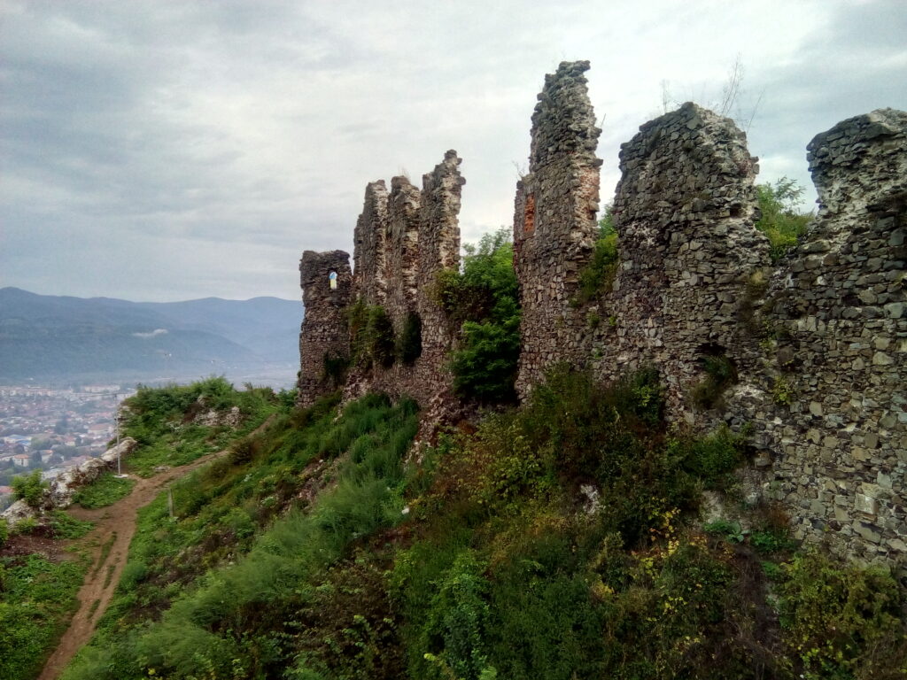 Опис Хустського замку