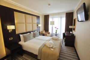 Готель Дністер у Львові: огляд, ціни, відгуки та фото