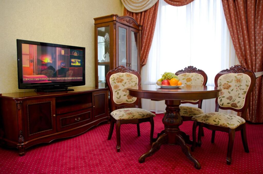 Готель “Україна” в Києві: огляд, ціни, відгуки та фото