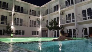 Готель “Острів” в Затоці: огляд, ціни, відгуки та фото