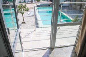 Готель “Острів” в Затоці: огляд, ціни, відгуки та фото