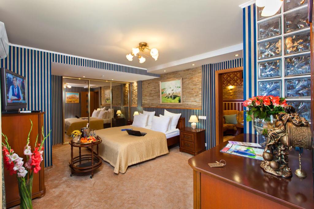 Готель Супутник у Львові: огляд, ціни, відгуки та фото