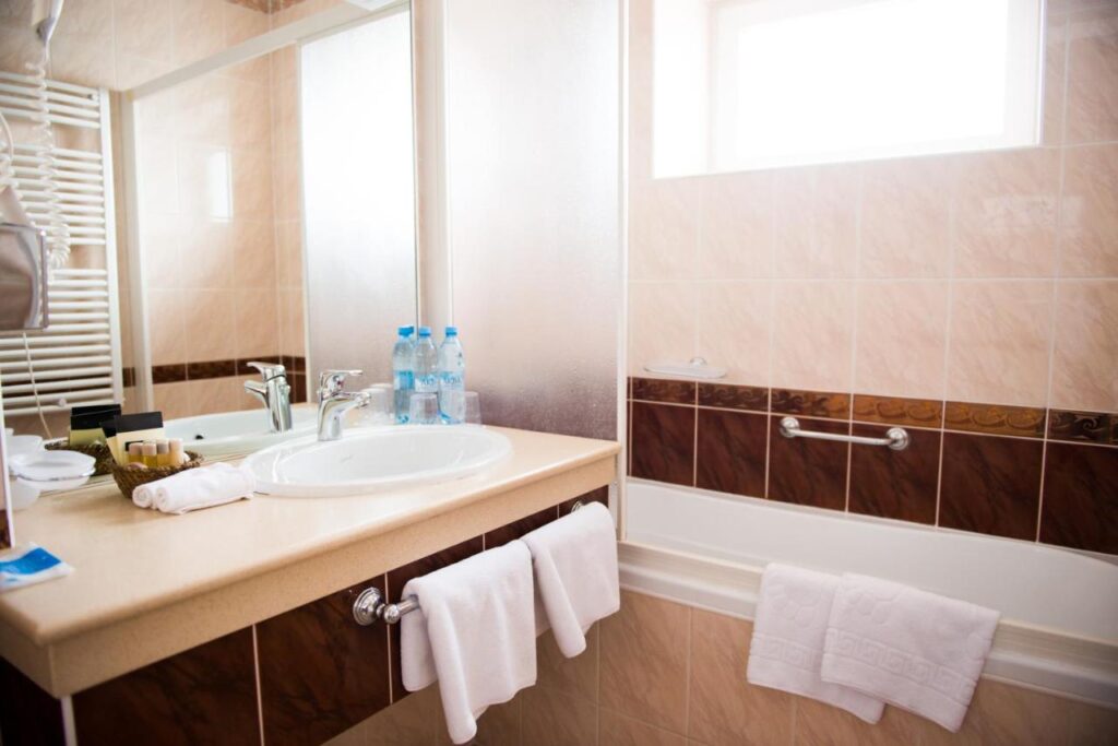 Готель Дністер у Львові: огляд, ціни, відгуки та фото