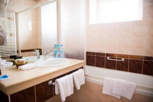 Готель Дністер у Львові: огляд, ціни, відгуки та фото