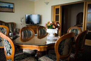 Готель Дністер у Львові: огляд, ціни, відгуки та фото