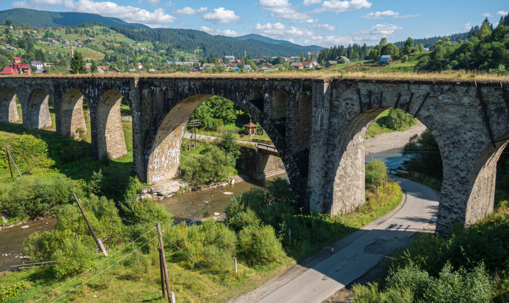 Що подивитись у Ворохті 5 віадуки Ворохти