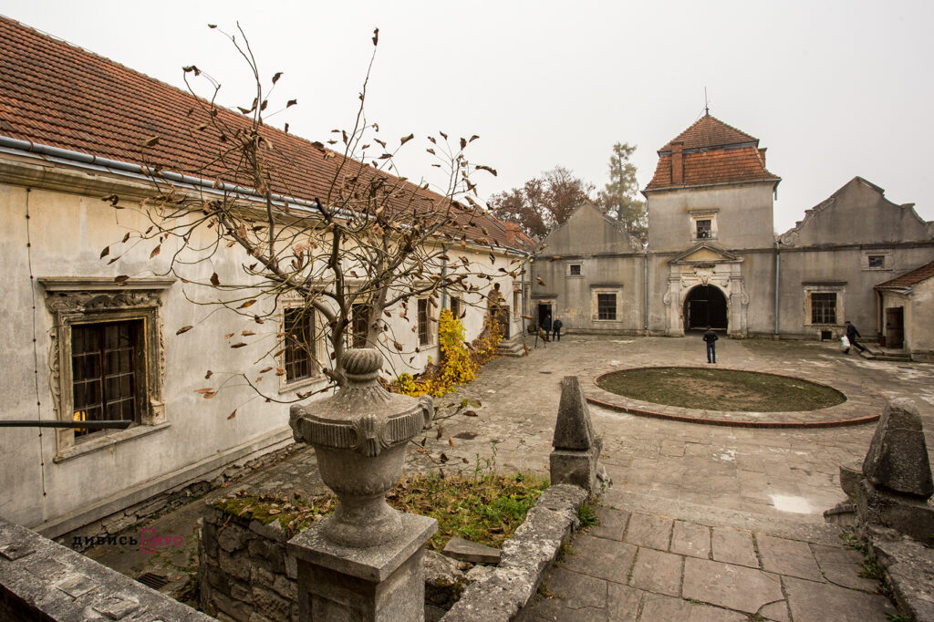 Свірзький замок 4 Легенди та історії пов'язані з замком