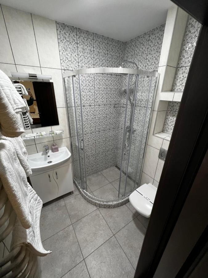 Готель Купецький Двір в Міжгір’ї 3 Сервіс в готелі Купецький Двір в Міжгір’ї