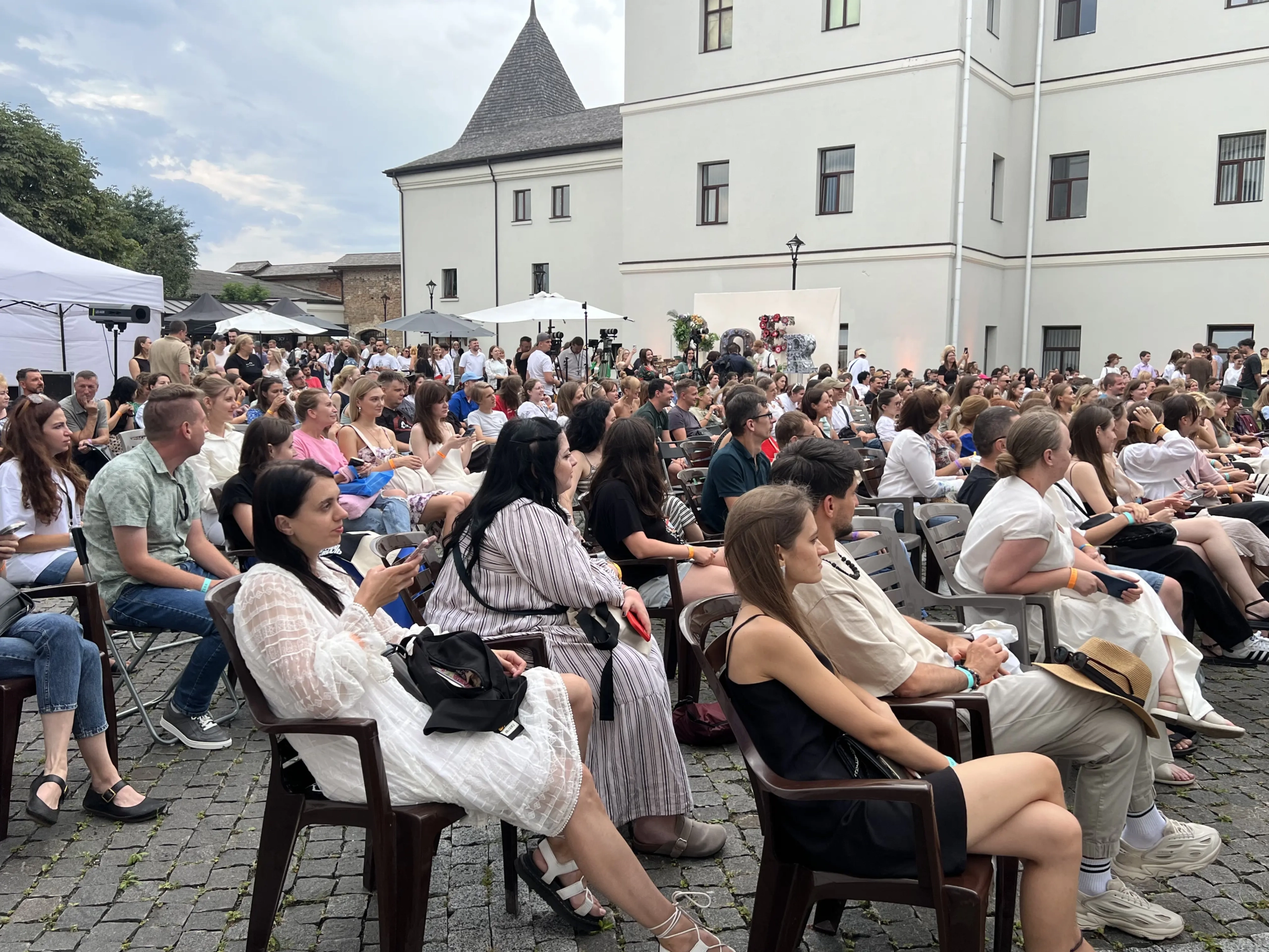 Фронтера 2024: Як культура змінює свої ролі 1 Фронтера 2024